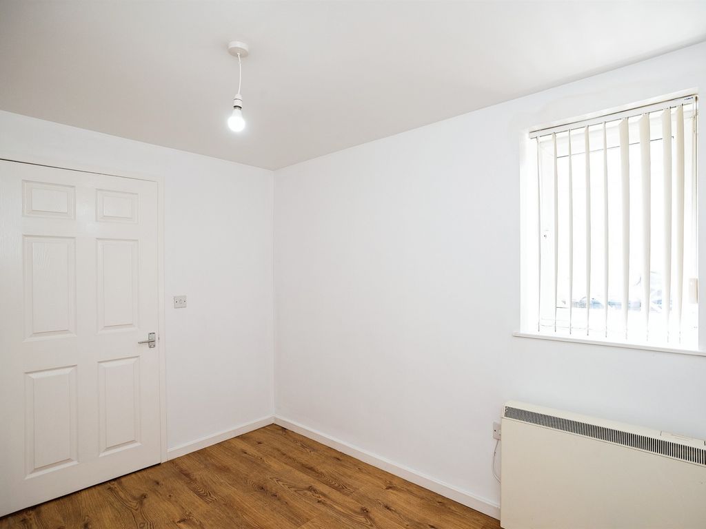 2 bed flat for sale in High Street, Cheslyn Hay, Walsall WS6, £115,000
