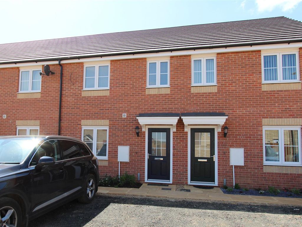 3 bed terraced house to rent in Farrer Way, Barleythorpe, Oakham LE15, £950 pcm
