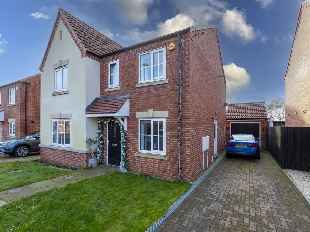 4 bed detached house for sale in Folly Way, Barnsley S71, £375,000