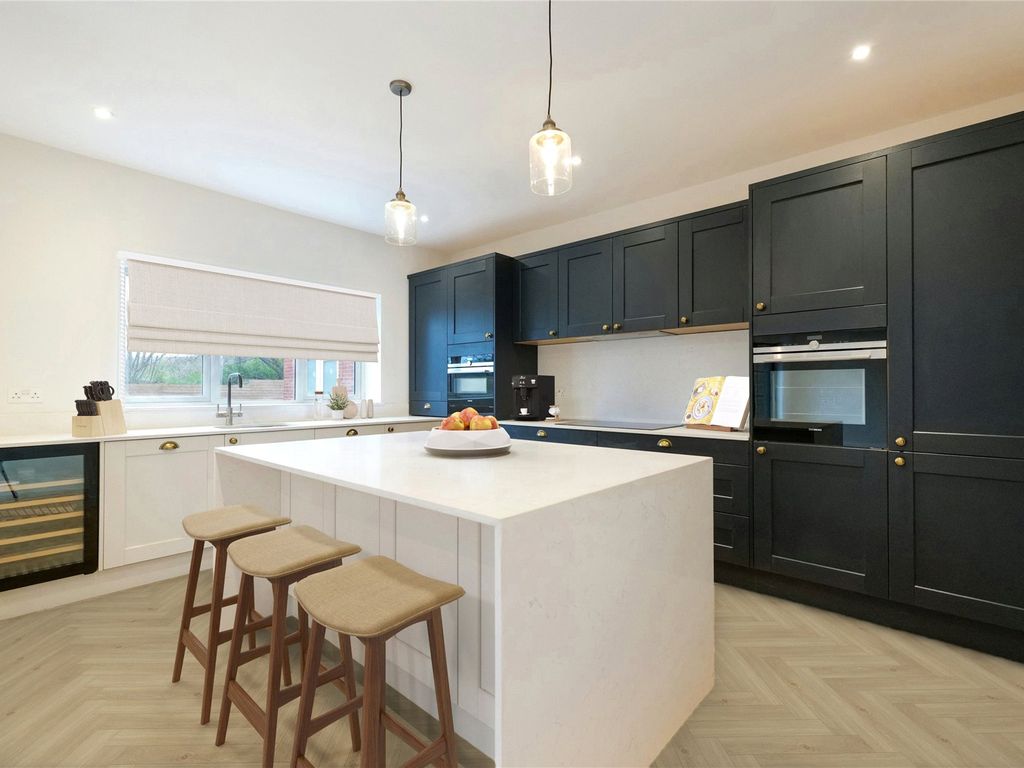 New home, 5 bed detached house for sale in Avery Close, Avery Close EX2, £950,000