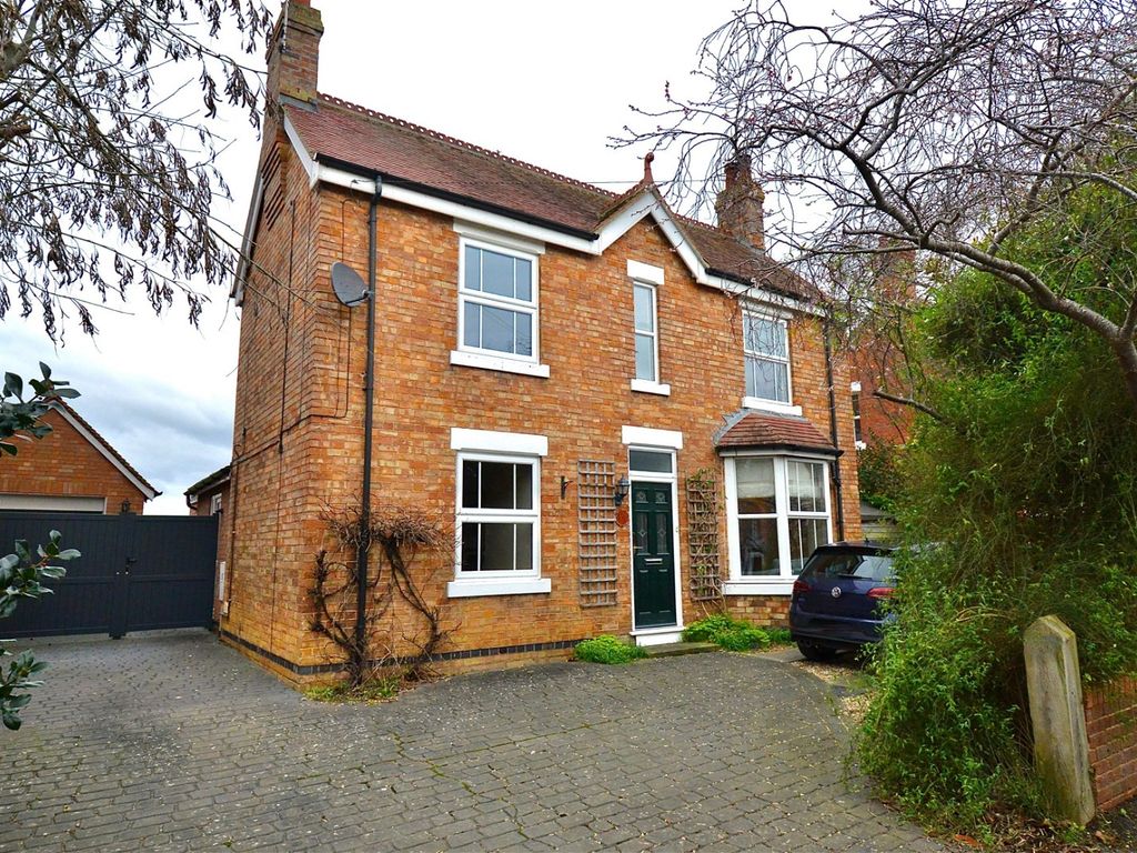 5 bed detached house for sale in Badsey Fields Lane, Badsey, Evesham WR11, £625,000