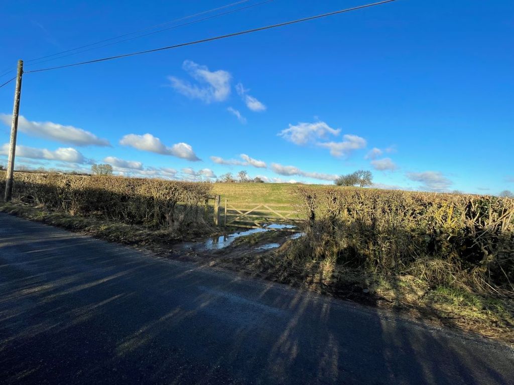 Land for sale in Plot 1 Shire Hill Farm, Lillingstone Lovell, Buckinghamshire MK18, £35,000