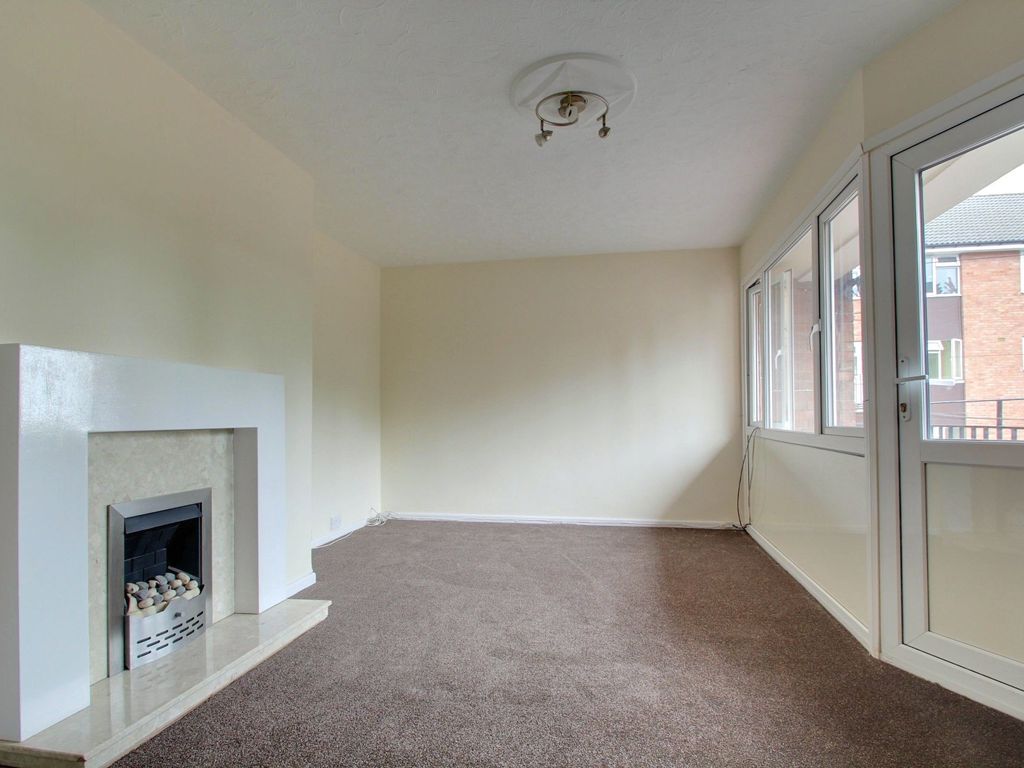 2 bed flat for sale in Islington, Halesowen, West Midlands B63, £90,000