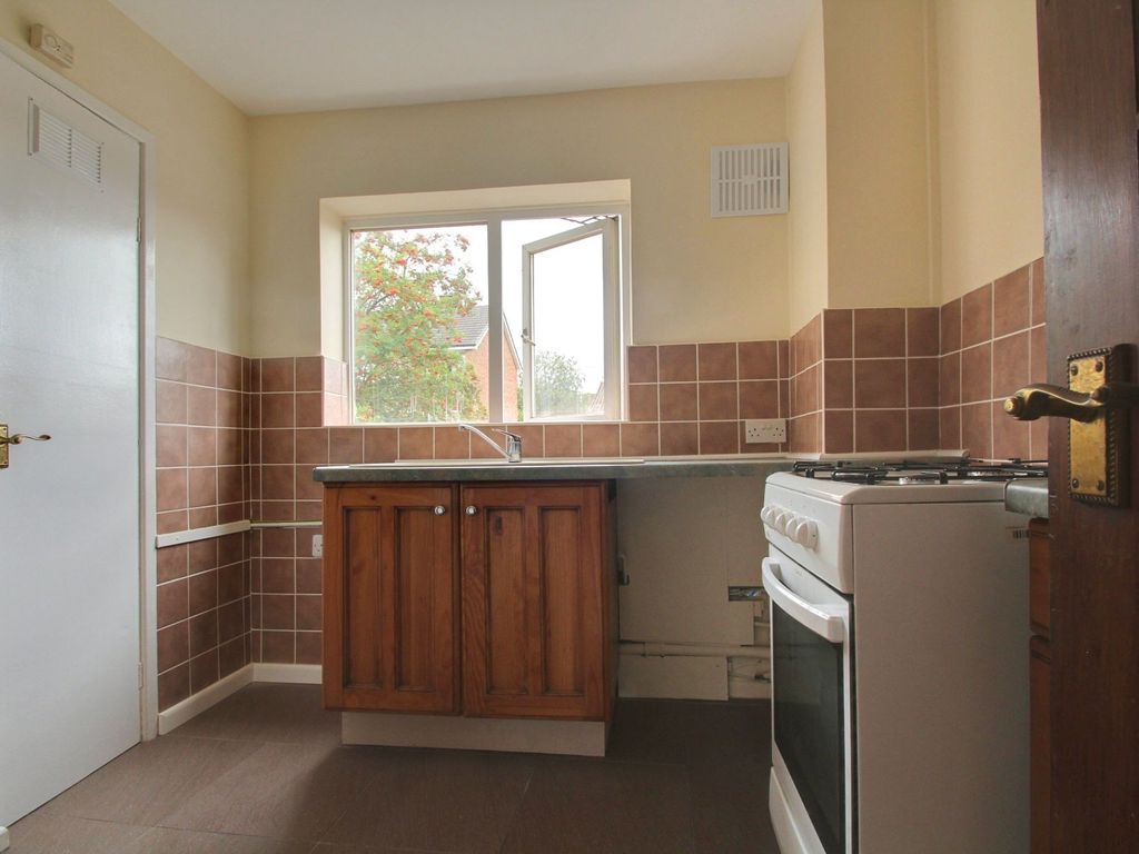 2 bed flat for sale in Islington, Halesowen, West Midlands B63, £90,000