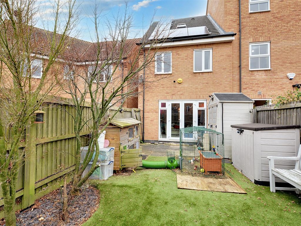 3 bed property for sale in Cartwright Way, Beeston, Nottingham NG9, £265,000