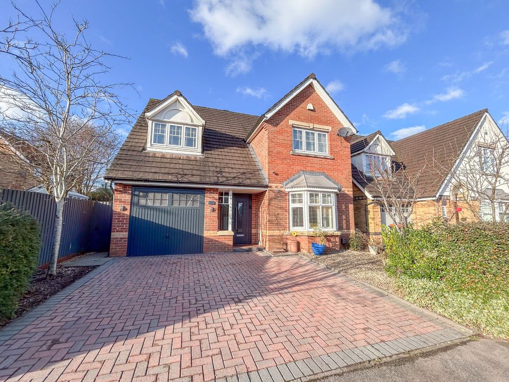 4 bed detached house for sale in Daffodil Lane, Rogerstone NP10, £390,000