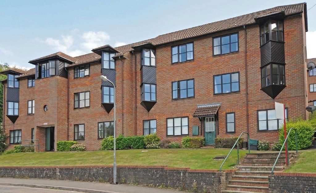1 bed flat for sale in Chesham, Buckinghamshire HP5, £230,000