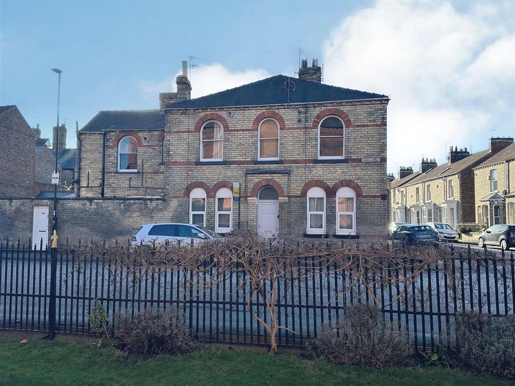 1 bed flat for sale in Scarcroft Road, York YO23, £225,000