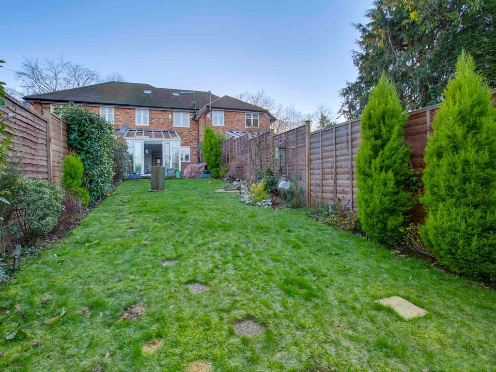 4 bed terraced house for sale in White Lion Road, Little Chalfont, Amersham HP7, £875,000