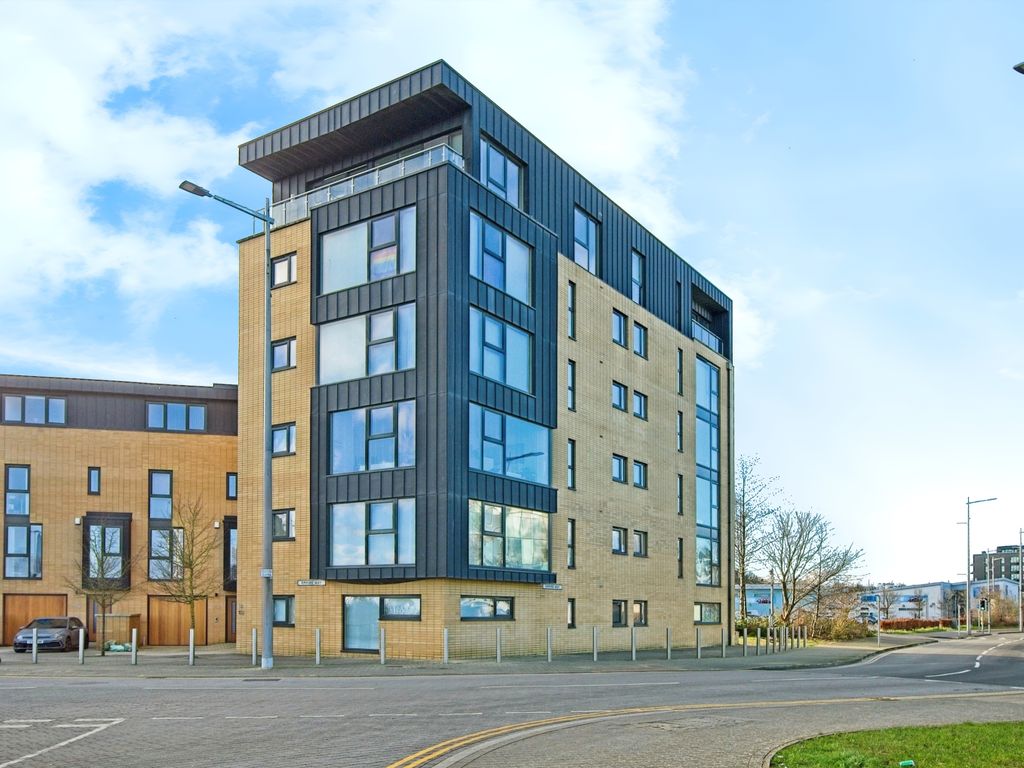 2 bed flat for sale in Empire Way, Cardiff, South Glamorgan CF11, £210,000