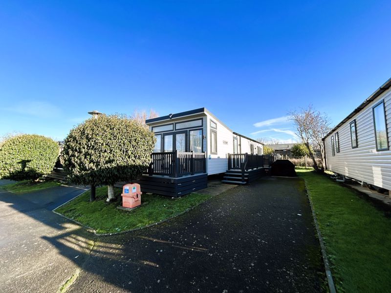 2 bed mobile/park home for sale in Waterside Holiday Park, Bowleaze Holiday Park, Bowleaze, Weymouth DT3, £80,000