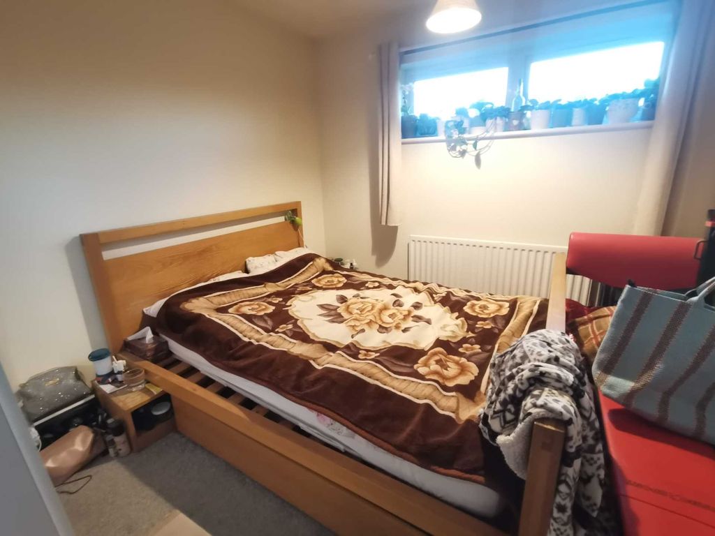 1 bed flat for sale in Flint Court, Dunstable LU6, £160,000