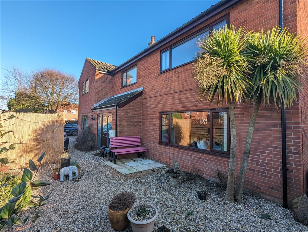 5 bed detached house for sale in Station Road, Reepham, Norwich NR10, £475,000
