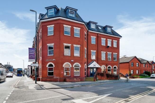 2 bed flat for sale in Christchurch Road, Boscombe, Bournemouth BH7, £190,000
