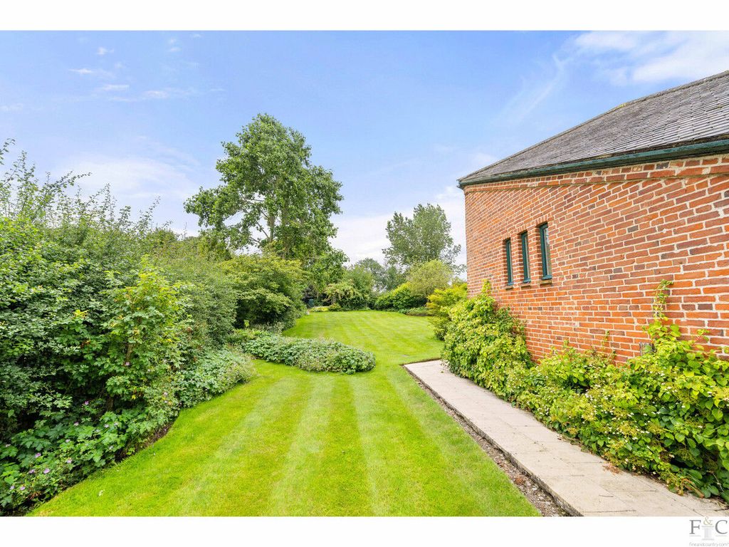 4 bed barn conversion for sale in Manor Court, Little Stretton LE2, £850,000