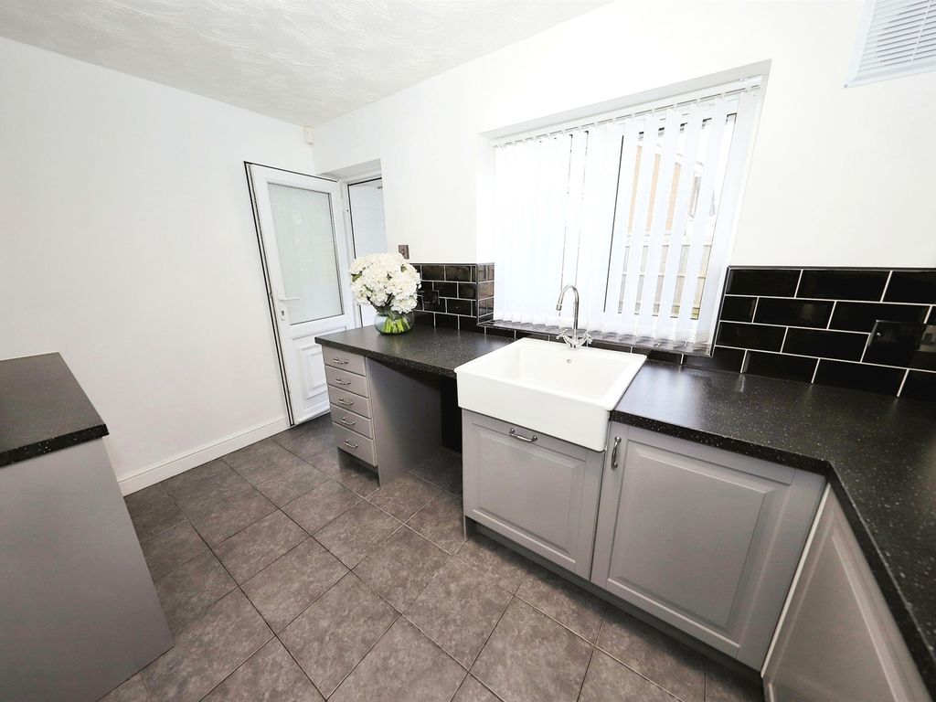 2 bed terraced bungalow for sale in Whitgreave Avenue, Featherstone, Wolverhampton WV10, £215,000