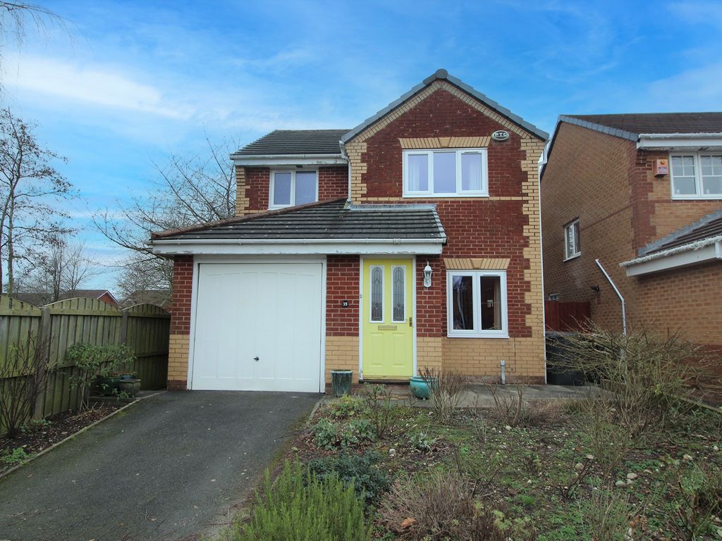 3 bed detached house for sale in Oaktree Close, Ingol PR2, £259,950