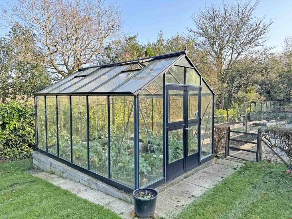 4 bed detached bungalow for sale in Newbridge, Truro TR3, £950,000