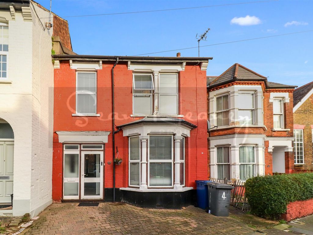 4 bed end terrace house for sale in Salisbury Road, High Barnet, Barnet EN5, £785,000