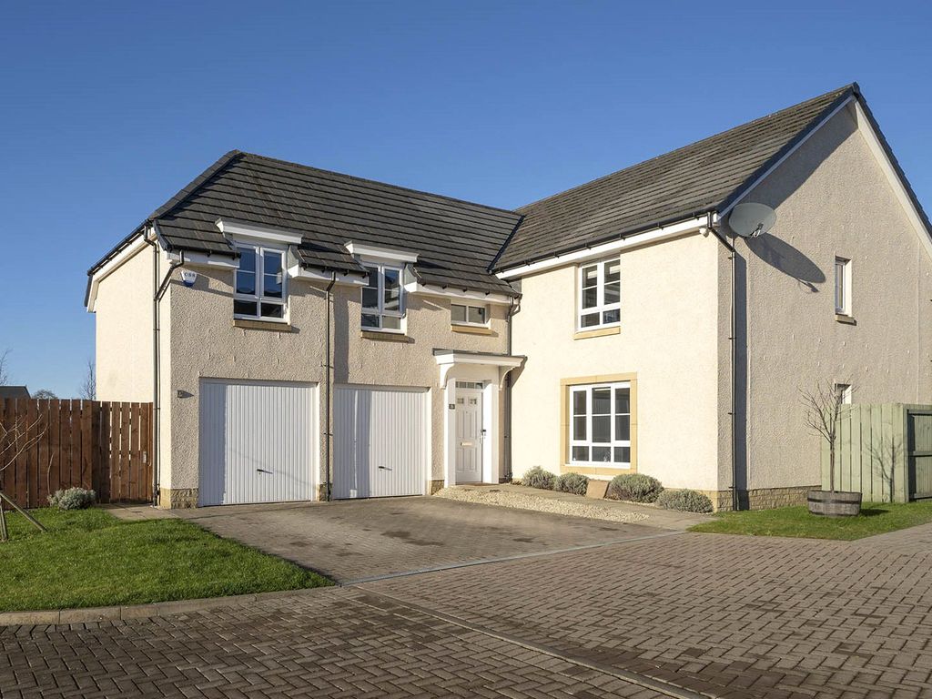 5 bed detached house for sale in Turnbull Way, Highland Gate, Stirling FK8, £395,000