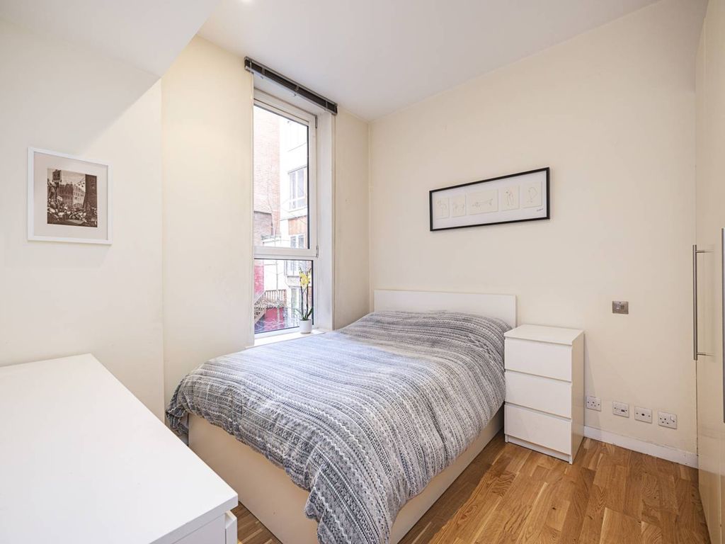1 bed flat for sale in Hosier Lane, Farringdon, London EC1A, £540,000