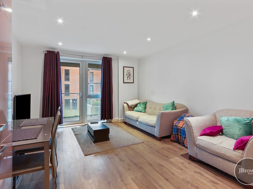 1 bed flat for sale in 6 Brannigan Way, Hallington Court, Edgware, Greater London HA8, £325,000