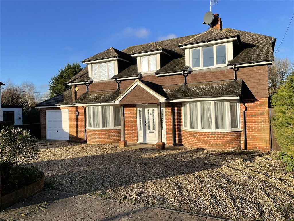 3 bed detached house to rent in Wantage Road, Great Shefford, Hungerford, Berkshire RG17, £1,500 pcm