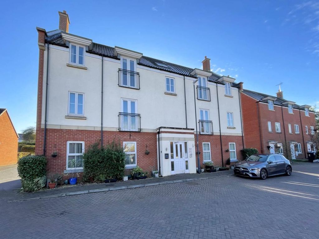 2 bed flat to rent in Pearce Close, Thornbury, South Gloucestershire BS35, £1,025 pcm