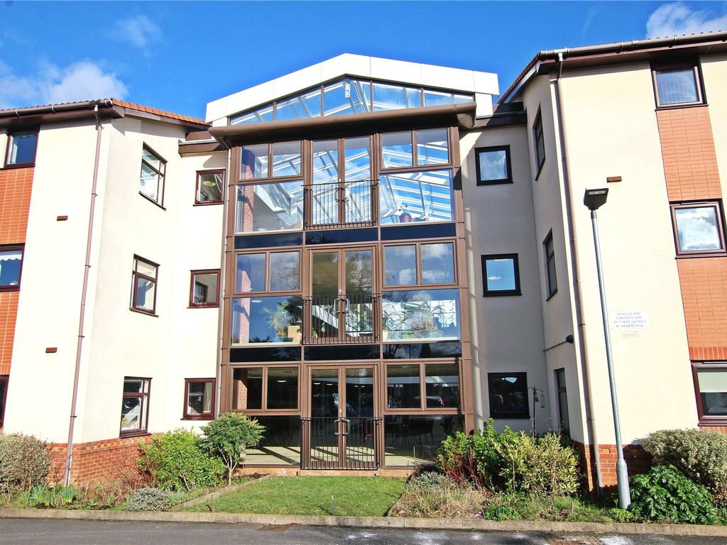 1 bed flat for sale in The Limes, Westbury Lane, Newport Pagnell, Buckinghamshire MK16, £200,000