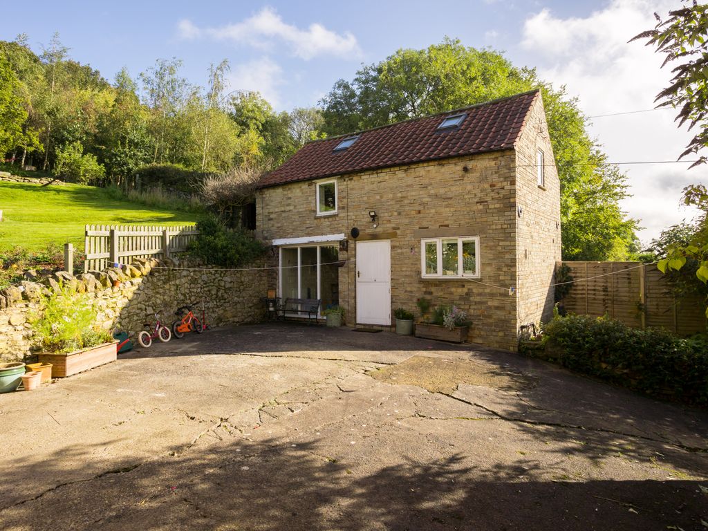 5 bed detached house for sale in East End, Ampleforth, York YO62, £825,000