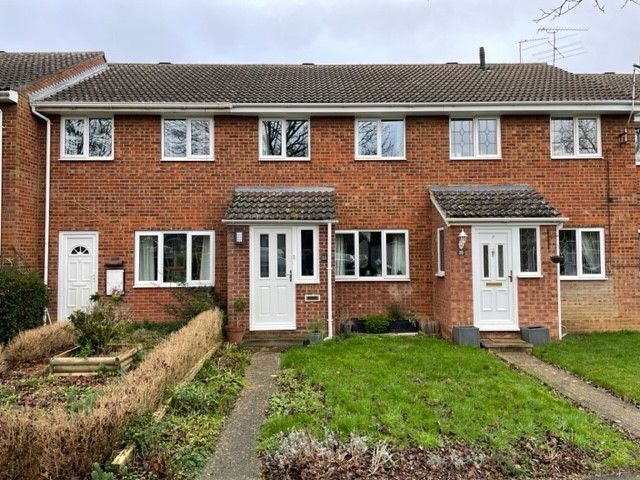 3 bed terraced house for sale in Carroll Close, Newport Pagnell MK16, £280,000