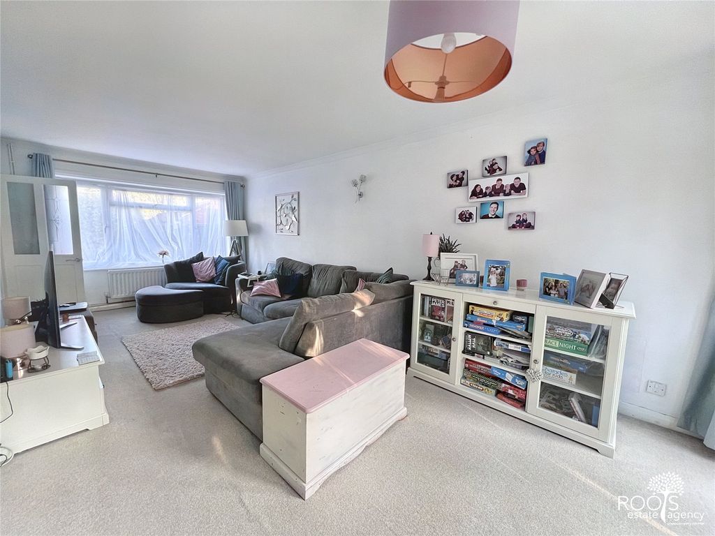 4 bed end terrace house for sale in Copnor Close, Woolton Hill, Newbury, Berkshire RG20, £390,000