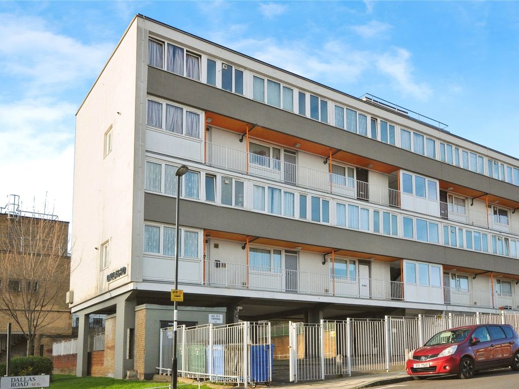 3 bed flat for sale in Dallas Road, London SE26, £350,000