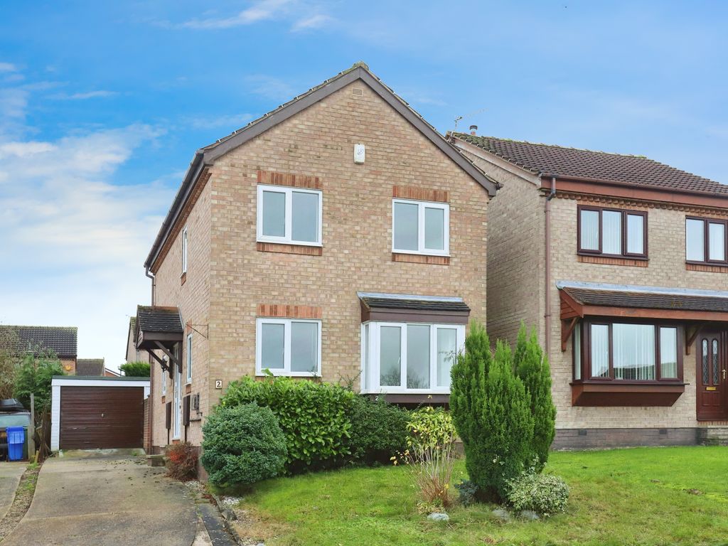 3 bed detached house for sale in Horton Close, Halfway, Sheffield, South Yorkshire S20, £210,000
