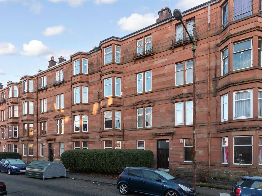 3 bed flat for sale in Ledard Road, Glasgow, Lanarkshire G42, £210,000