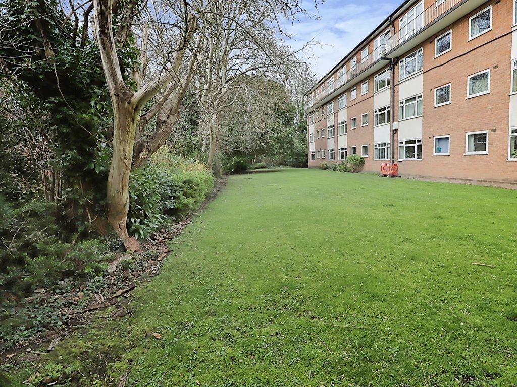 1 bed flat for sale in Lower Vauxhall, Wolverhampton WV1, £59,999