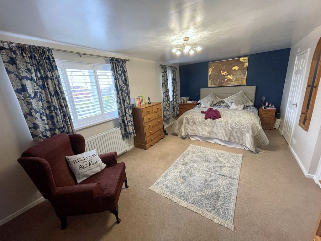 4 bed detached house for sale in Kitling Greaves Lane, Burton-On-Trent DE13, £450,000
