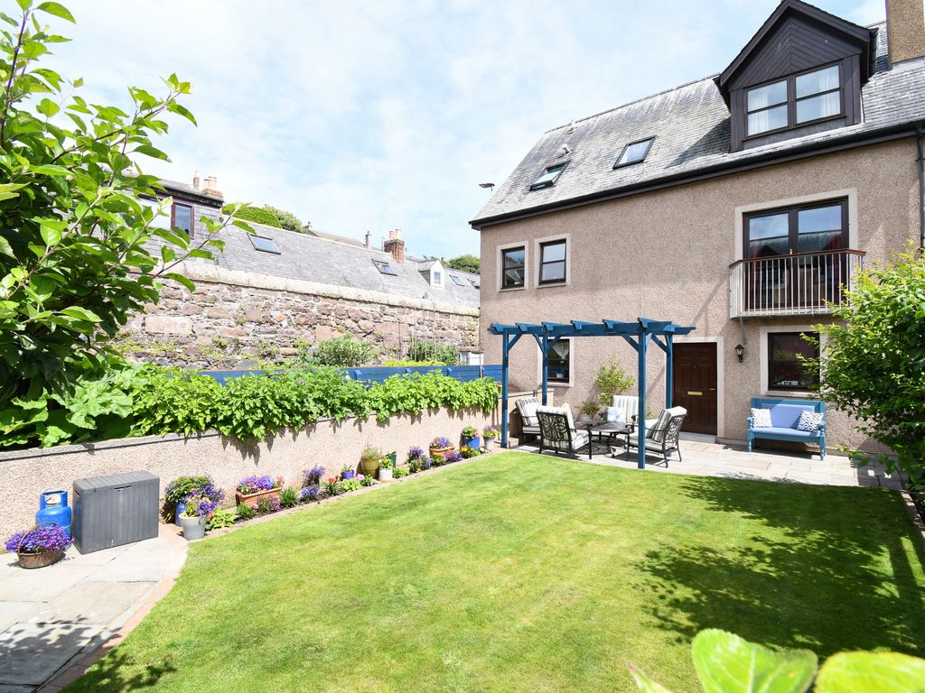 4 bed town house for sale in Station Park, Gourdon, Montrose DD10, £325,000