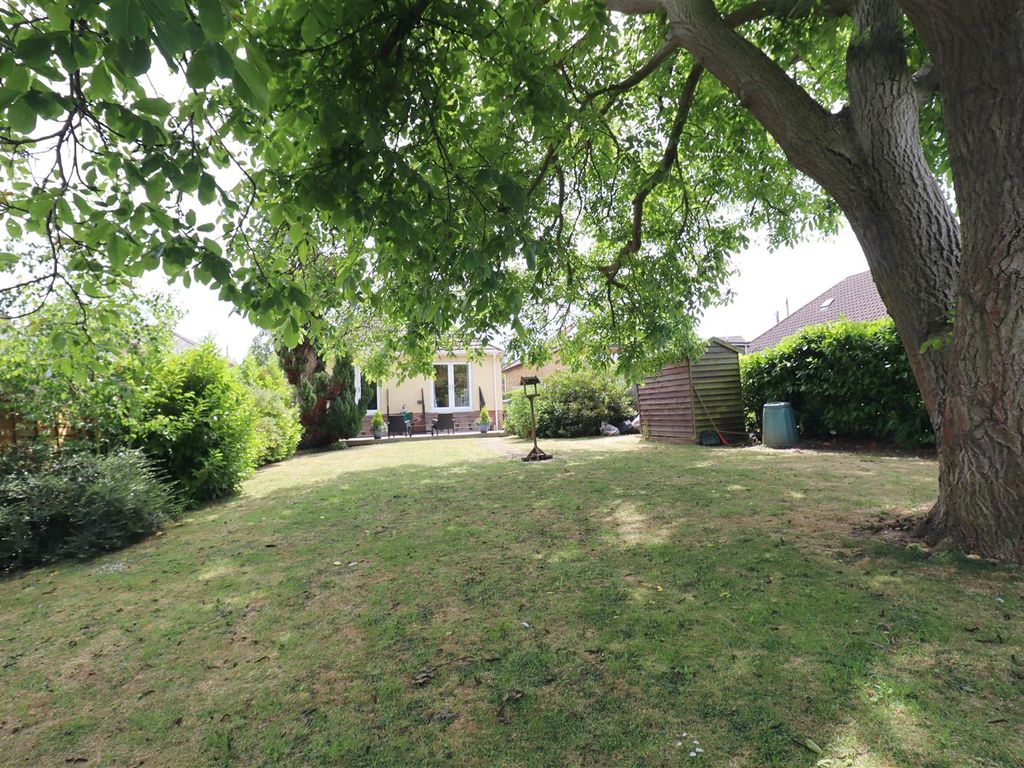 4 bed detached bungalow for sale in Church Street, Bocking, Braintree CM7, £490,000