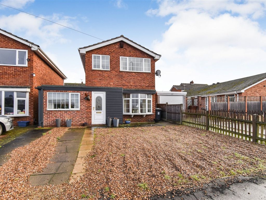 4 bed detached house for sale in Quebec Road, Scunthorpe DN17, £185,000