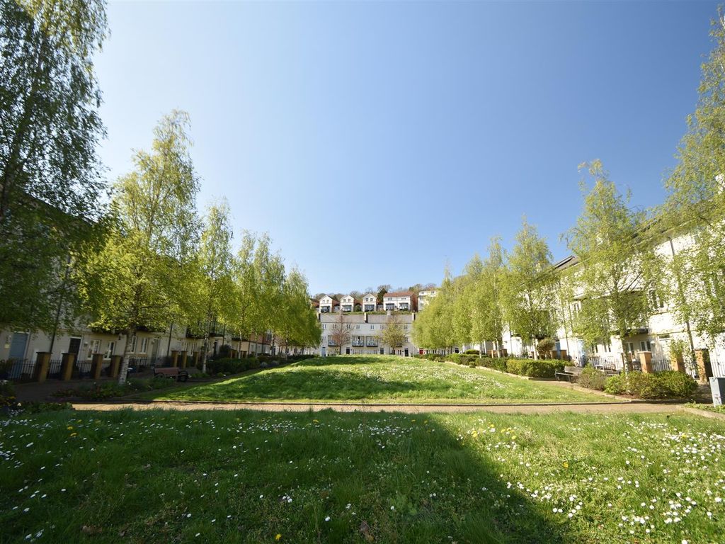 2 bed flat for sale in Lockside, Portishead, Bristol BS20, £435,000