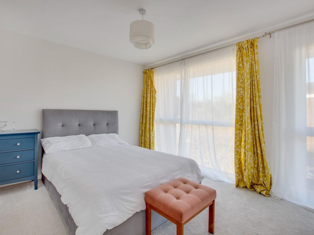 3 bed end terrace house for sale in Milton Lawns, Chesham Bois, Amersham, Buckinghamshire HP6, £550,000