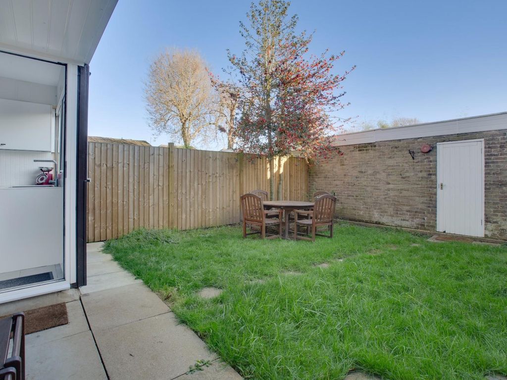 3 bed end terrace house for sale in Milton Lawns, Chesham Bois, Amersham, Buckinghamshire HP6, £550,000