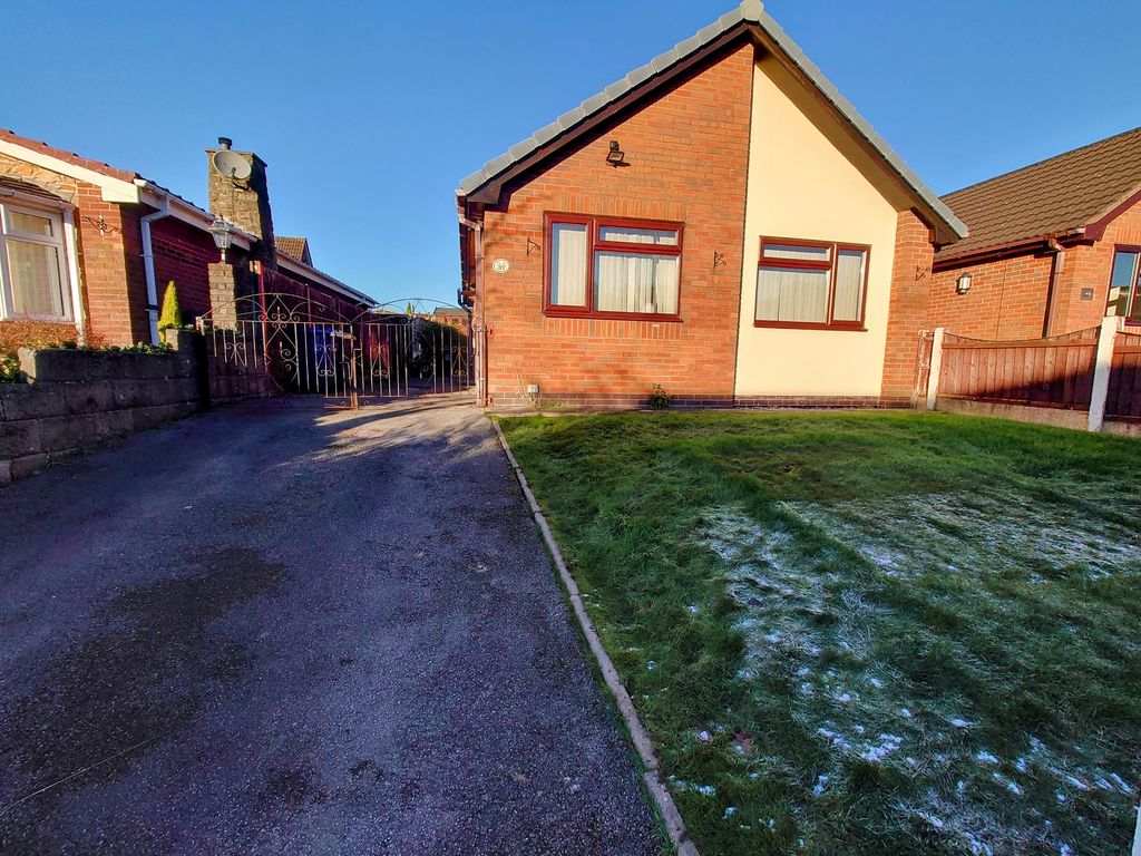 2 bed detached bungalow for sale in Tern Avenue, Kidsgrove, Stoke-On-Trent ST7, £225,000