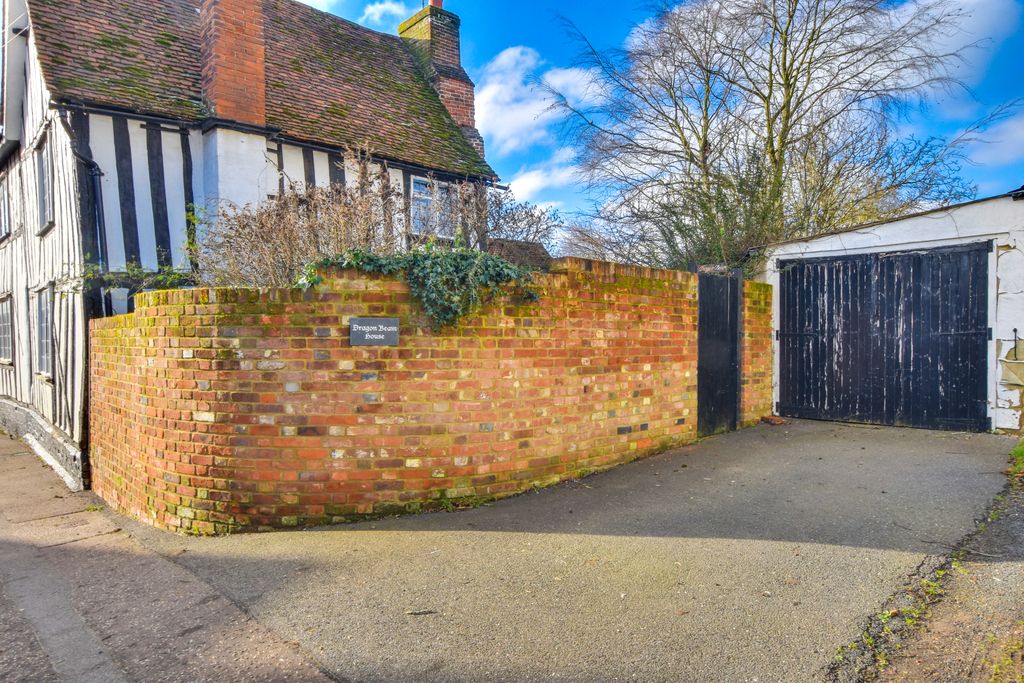 4 bed link-detached house for sale in The Street, High Roding, Dunmow CM6, £575,000