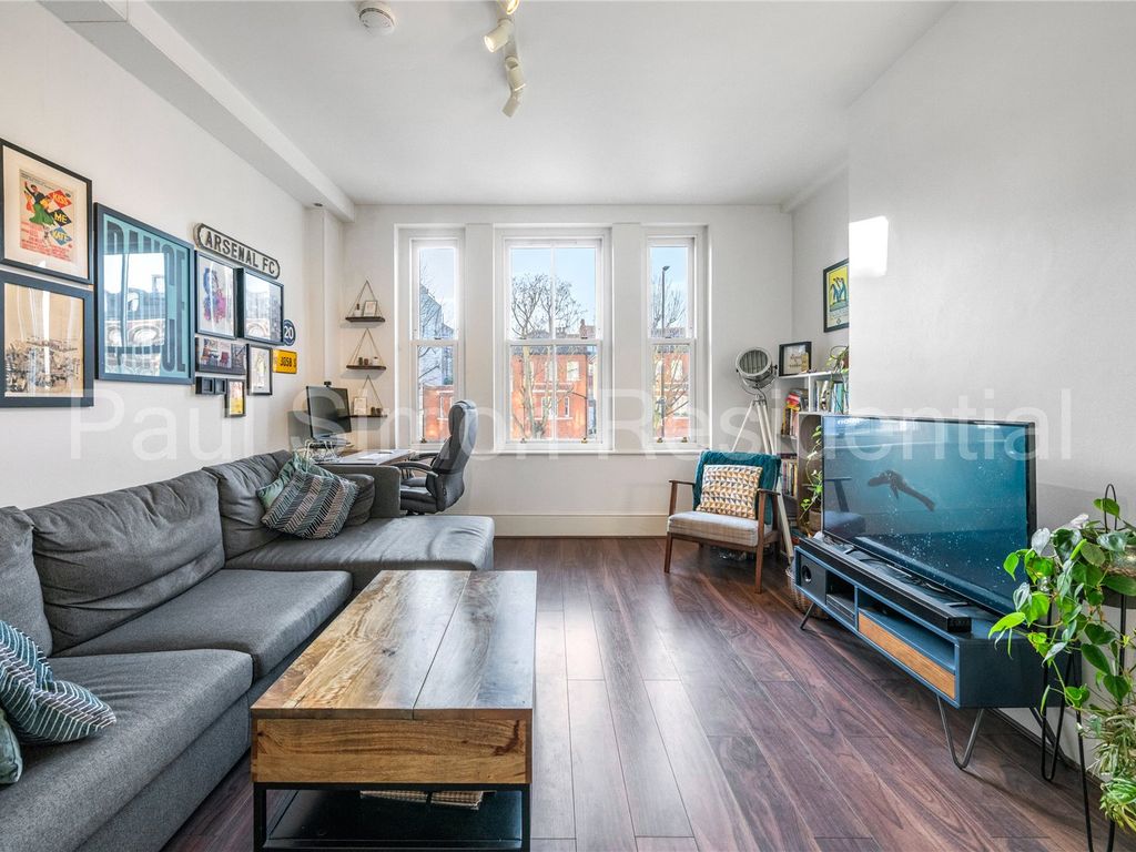3 bed flat for sale in Holloway Road, Holloway, London N7, £575,000