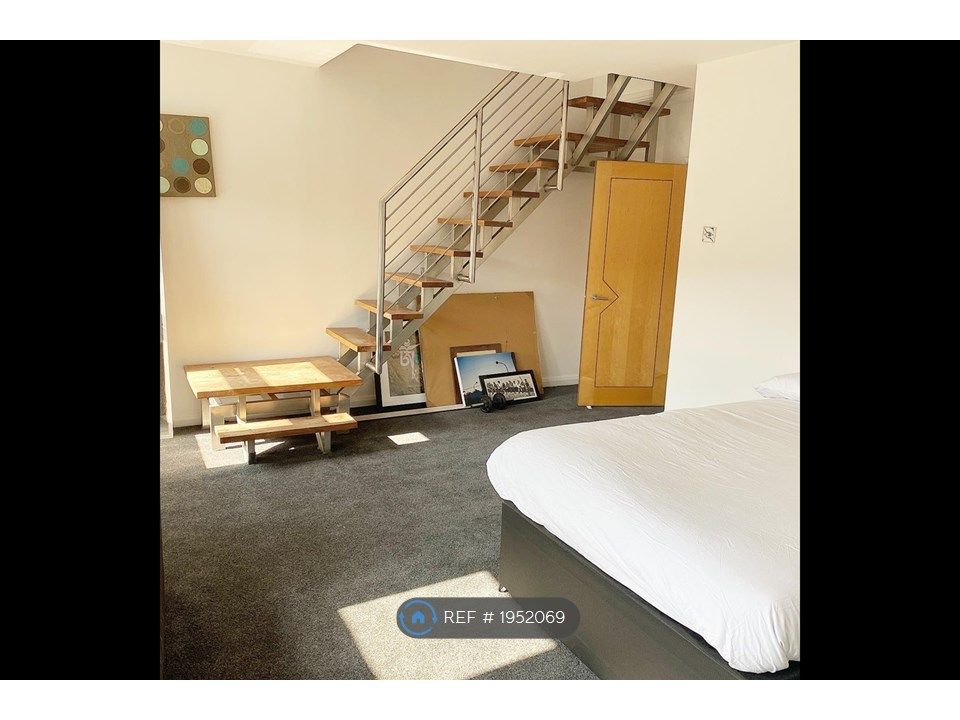 2 bed flat to rent in Penylan, Cardiff CF24, £1,400 pcm