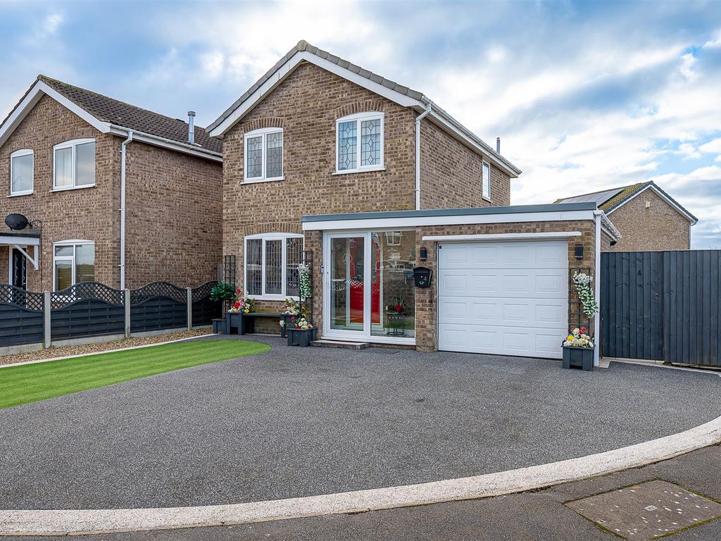 3 bed detached house for sale in Sycamore Close, Skelton, York YO30, £375,000