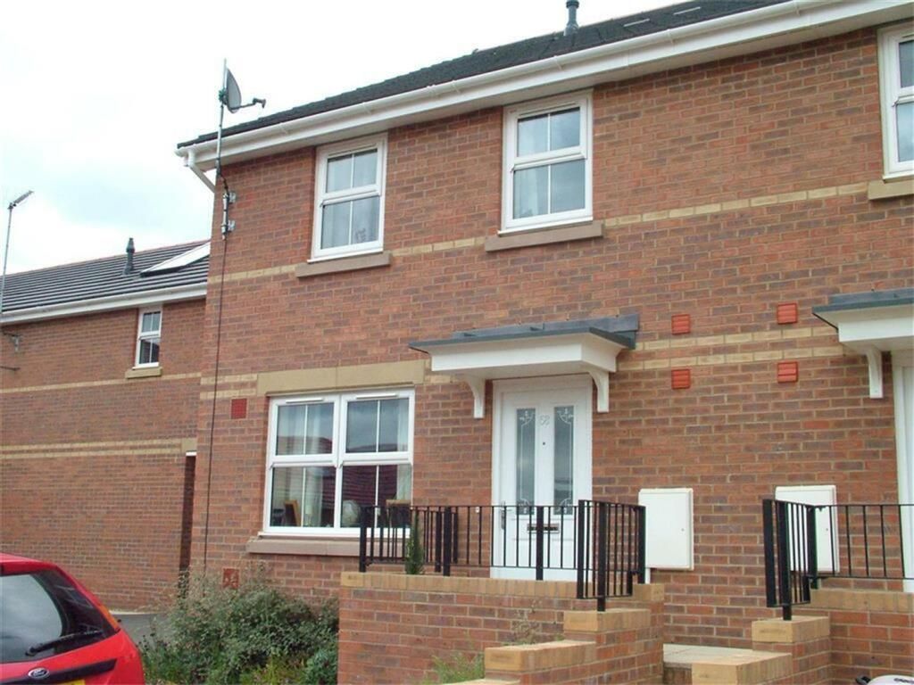 2 bed terraced house for sale in Olvega Drive, Buntingford SG9, £285,000
