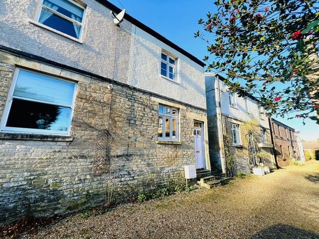 2 bed property to rent in Barnack Road, Stamford PE9, £1,250 pcm